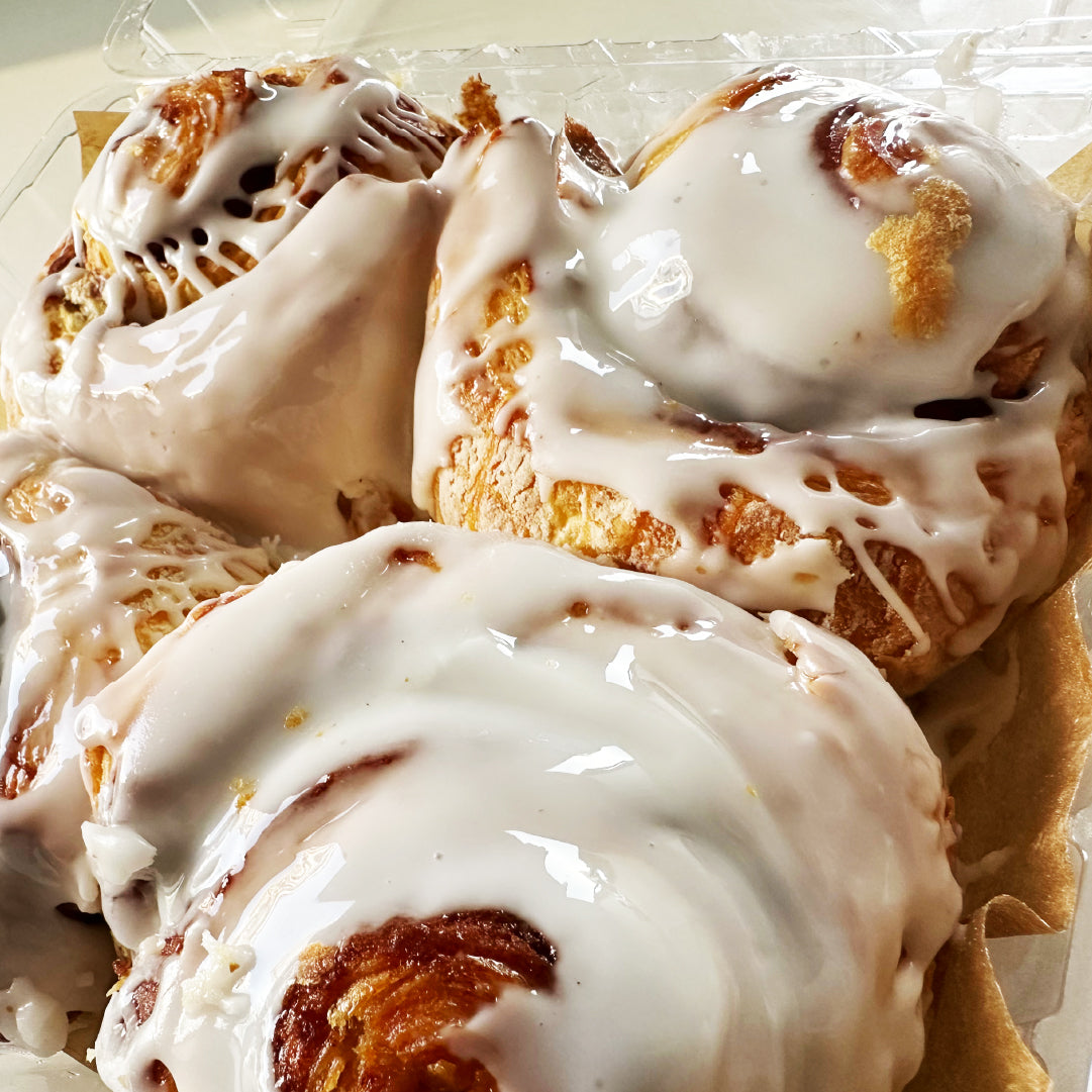 Cinnamon Rolls Icing Queso Crema Willow Bakery 567 g